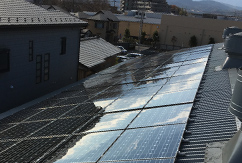 太陽光パネル写真